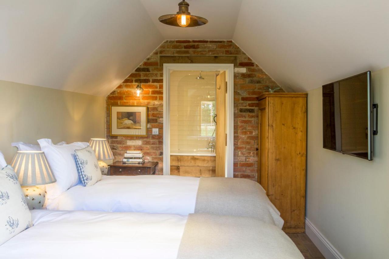 Villa The Cowsheds Brinkworth Exterior foto